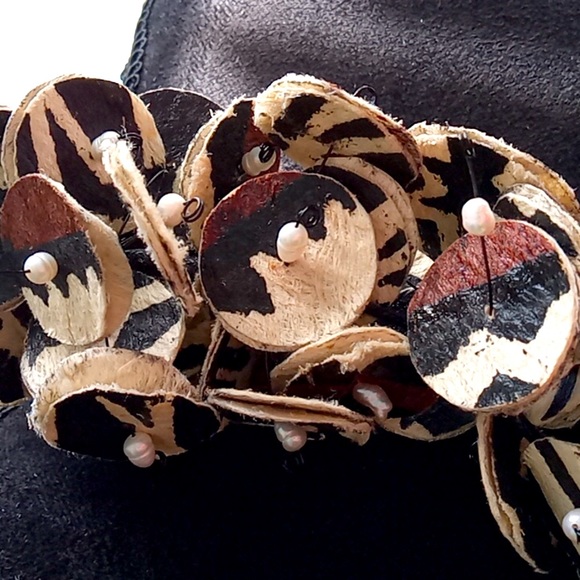 Handmade Necklace with Round Paper Disc Flowers with Freshwater Pearl Centers - Picture 4 of 6